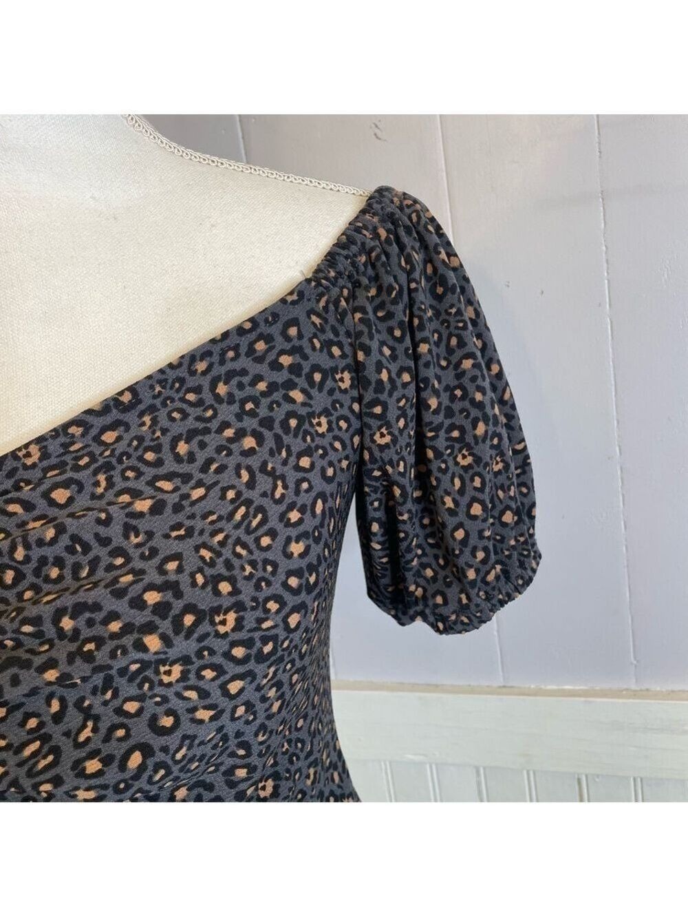 Express Ruched Off-Shoulder Blouse size medium - Picture 7 of 16